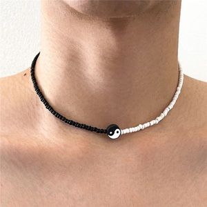 Unsiex Creative Black White Bead Choker